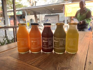 BELTERS COLDPRESS JUICE AND JAMU