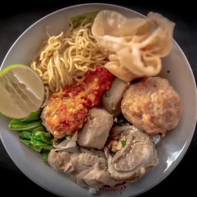 BAKSO GOEN NGUICK