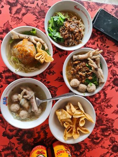 BAKSO NYONYOR KEROBOKAN