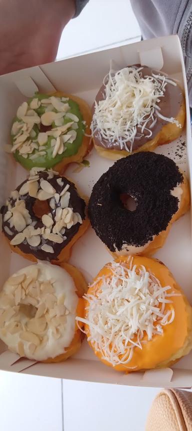 GULALI DONUTS