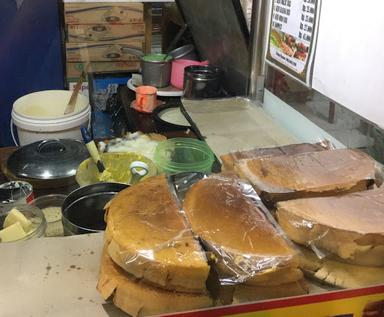 MARTABAK & TERANGBULAN