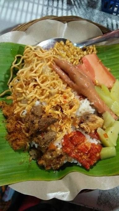 NASI JINGGO PEREMPATANWARUNG BARBELL