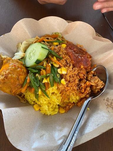 NASI KUNING MEN RIKA