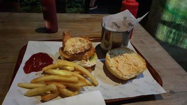 PIT-STOP BURGERS