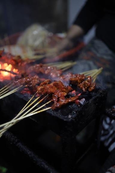 SATE BABI BU MANIS