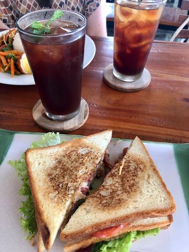 WARUNG CANTEEN CANGGU