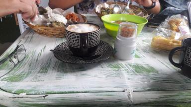 WARUNG IJO KHAS MANADO