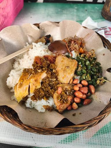 WARUNG NASI IBU PUTU