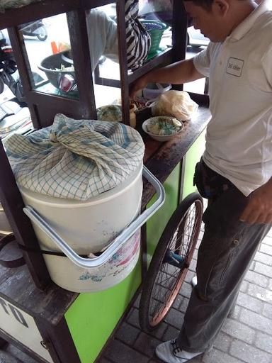 WARUNG NASI SOTO AYAM