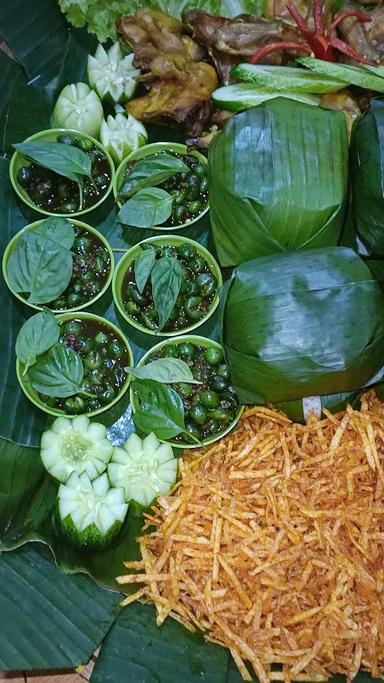 WARUNG NASI MBU HENI