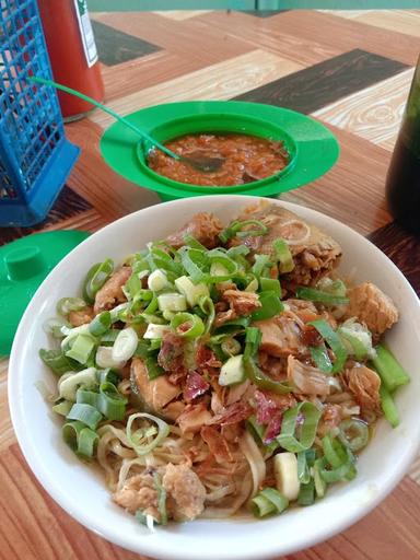 MIE AYAM PAK TINO