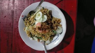 WARUNG MAKAN SSS