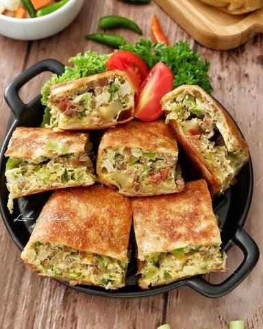 MARTABAK TERANG BULAN ROYAL