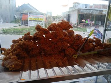 WARUNG FITRI(AYAM GEPREK)