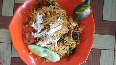 KAK LENI'S NOODLES SOUP