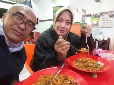 MIE ACEH TAPAK TO ONE