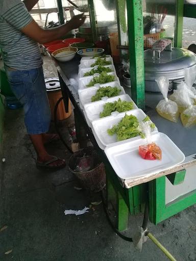 PANGSIT MIE AYAM TUBAN RONGGOLAWE