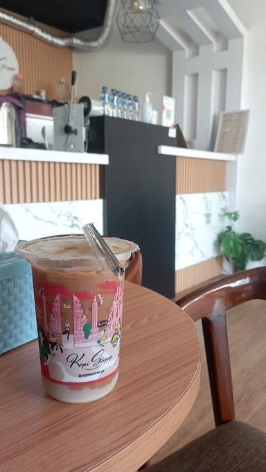 CAFE KOPI SIIPPP ROYAL SURABAYA