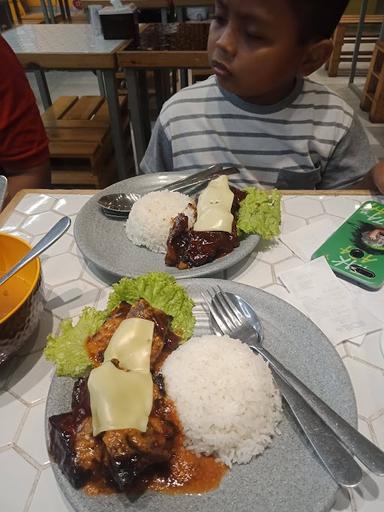 BUKA BAJU - GUBUK MAKAN BAKSO KEJU - CITRALAND