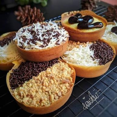 MARTABAK RADJA DEPAN BALAI DESA LIDAH WETAN