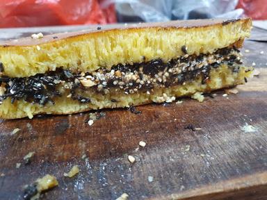 VICTORY TERANG BULAN & MARTABAK