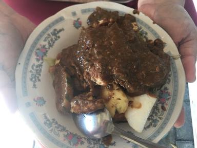 WARUNG RUJAK BU MIA