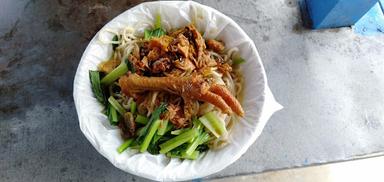 MIE AYAM SOPONYONO