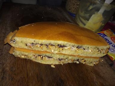 MARTABAK TERANG BULAN LOSARI 77