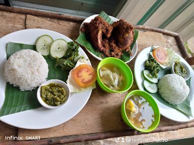 AYAM GORENG REMPAH NDESO MAS DIMAS