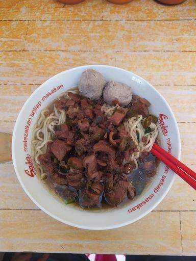 PONDOK BAKSO & MIE AYAM IDOLA