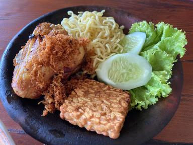 GERUDUK GERAI NASI UDUK