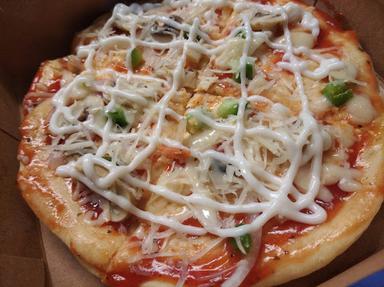 NYAM NYAM PIZZA