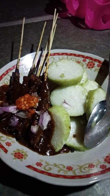 SATE AYAM DAN KAMBING PAK MUHDOR