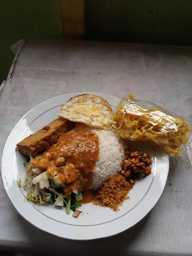 SOTO AYAM KAMPUNG CAK ARI