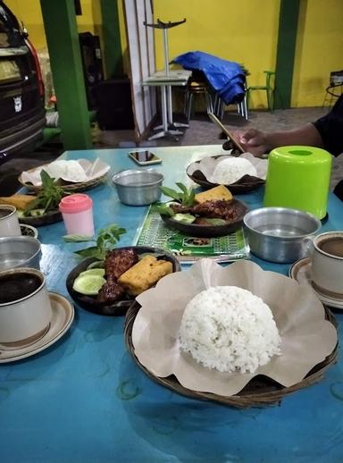 WARUNG & LESEHAN BEE