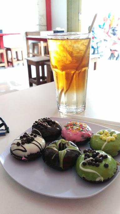 DONIES (DONAT BROWNIES) & COFFEE