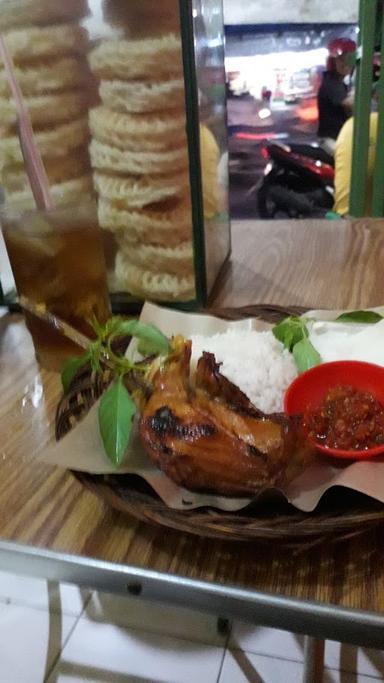 AYAM BAKAR AYU