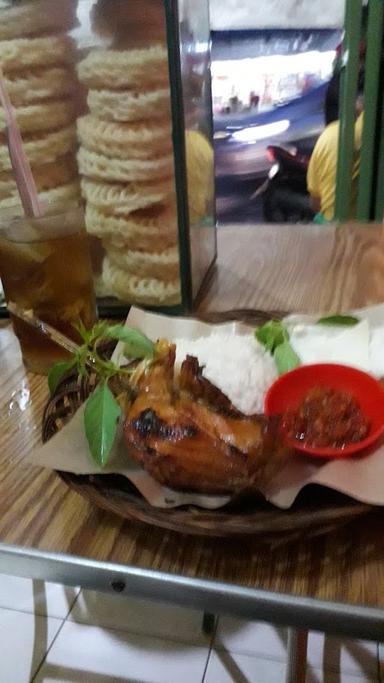 AYAM BAKAR AYU