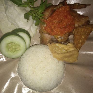 AYAM PENYET&KREMES BINTANG