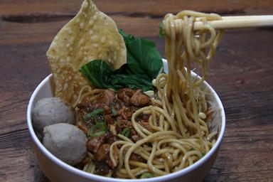 BAKSO PAK MIN PENUMPING