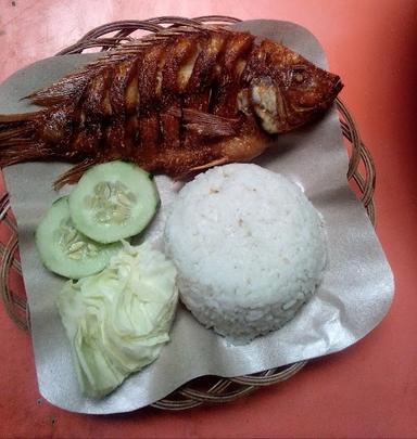 BEBEK & AYAM GORENG (KREMES) MBAK IDA