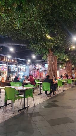 Photo's Black Kebab Solo Square Mall