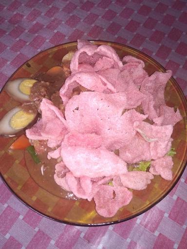 GADO GADO & SELAT MBAK NITA