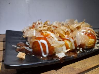 KATSUMI TAKOYAKI, LAWEYAN