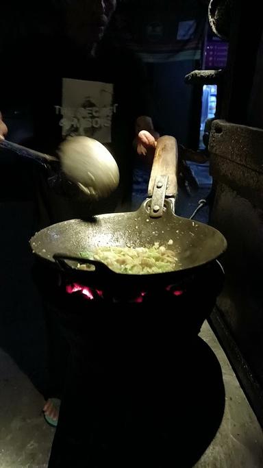 NASI GORENG BABI PAK MBOIS