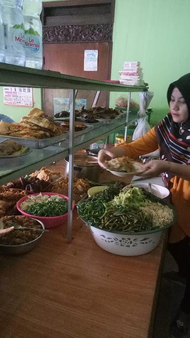 PECEL BU KIS SUMBER