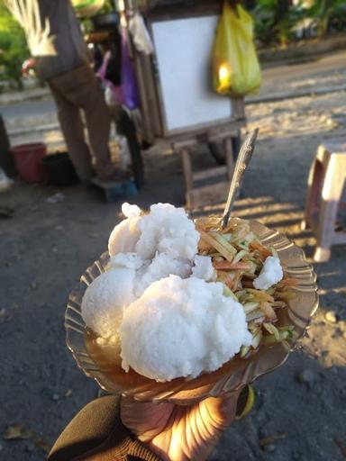 RUJAK ES KRIM MANAHAN