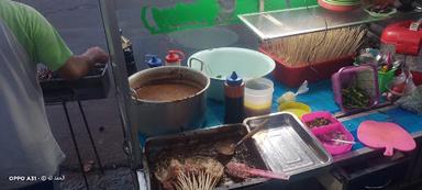 SATE AYAM PUTRA MADURA CAK MUARIF SINCE 1982