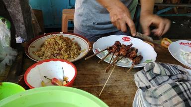 SATE KAMBING PAK PARNO