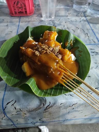 SATE PADANG GOYANG LIDAH